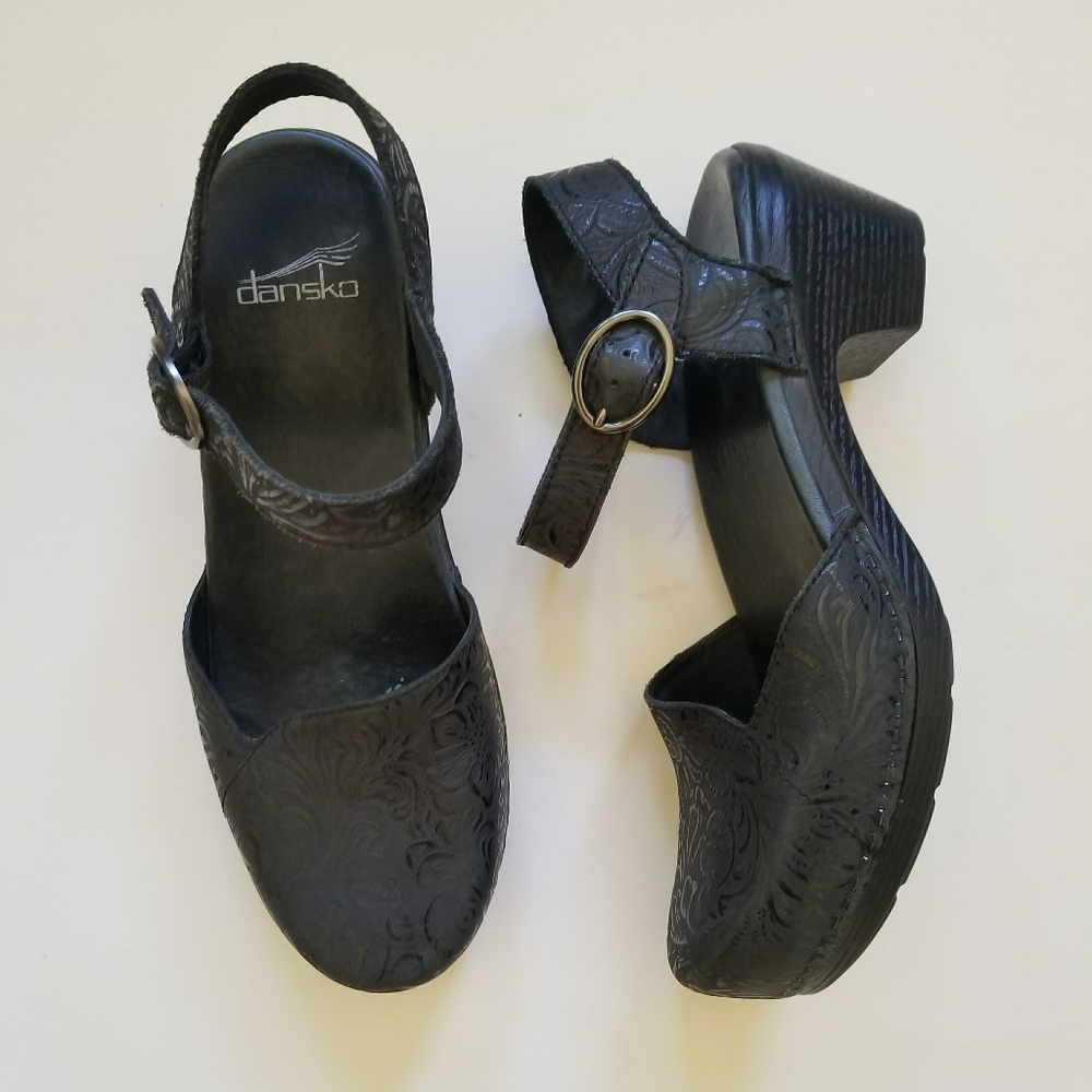 DANSKO maisie black tooled leather clog